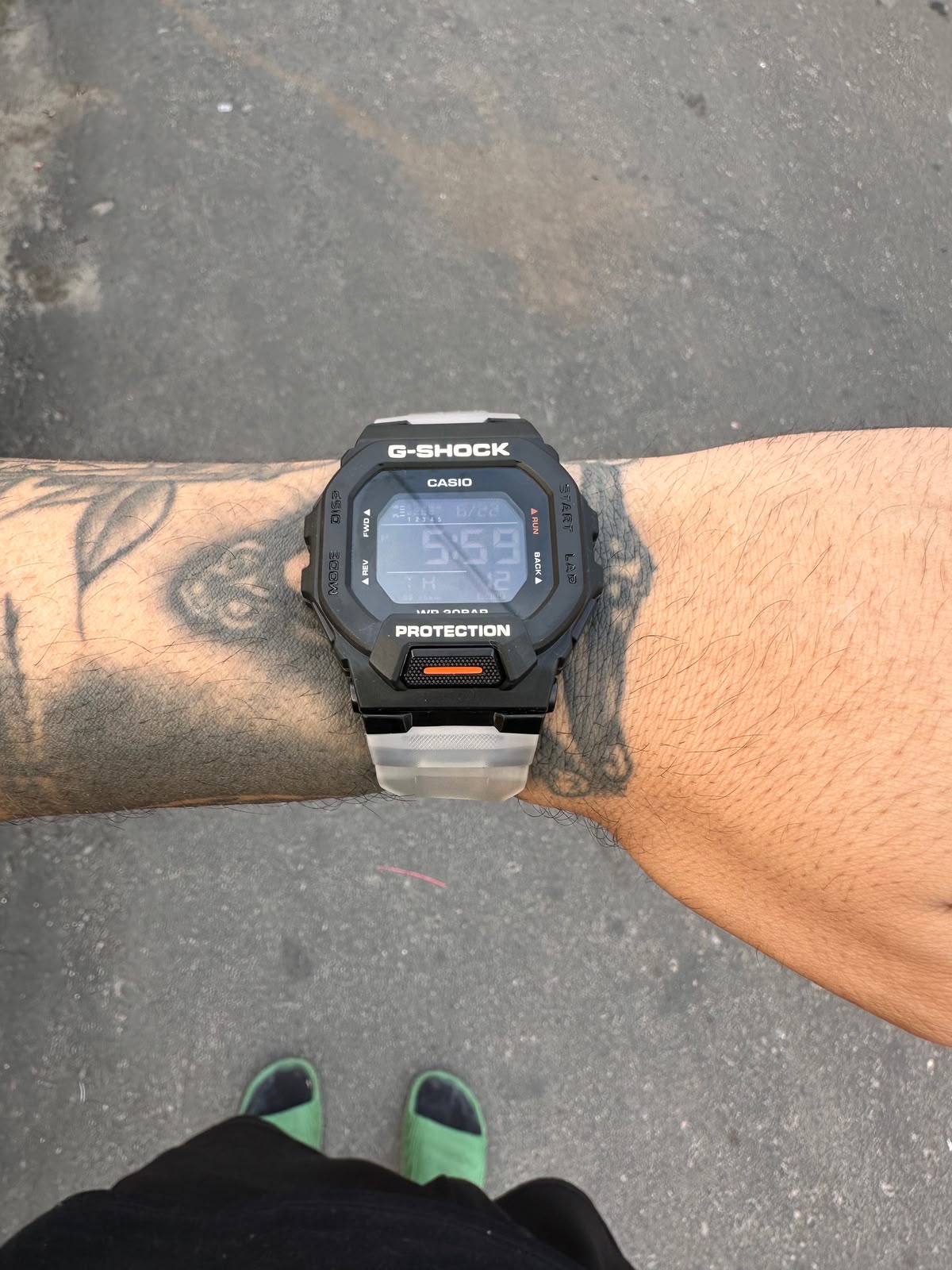 CASIO G-SHOCK DIGITAL