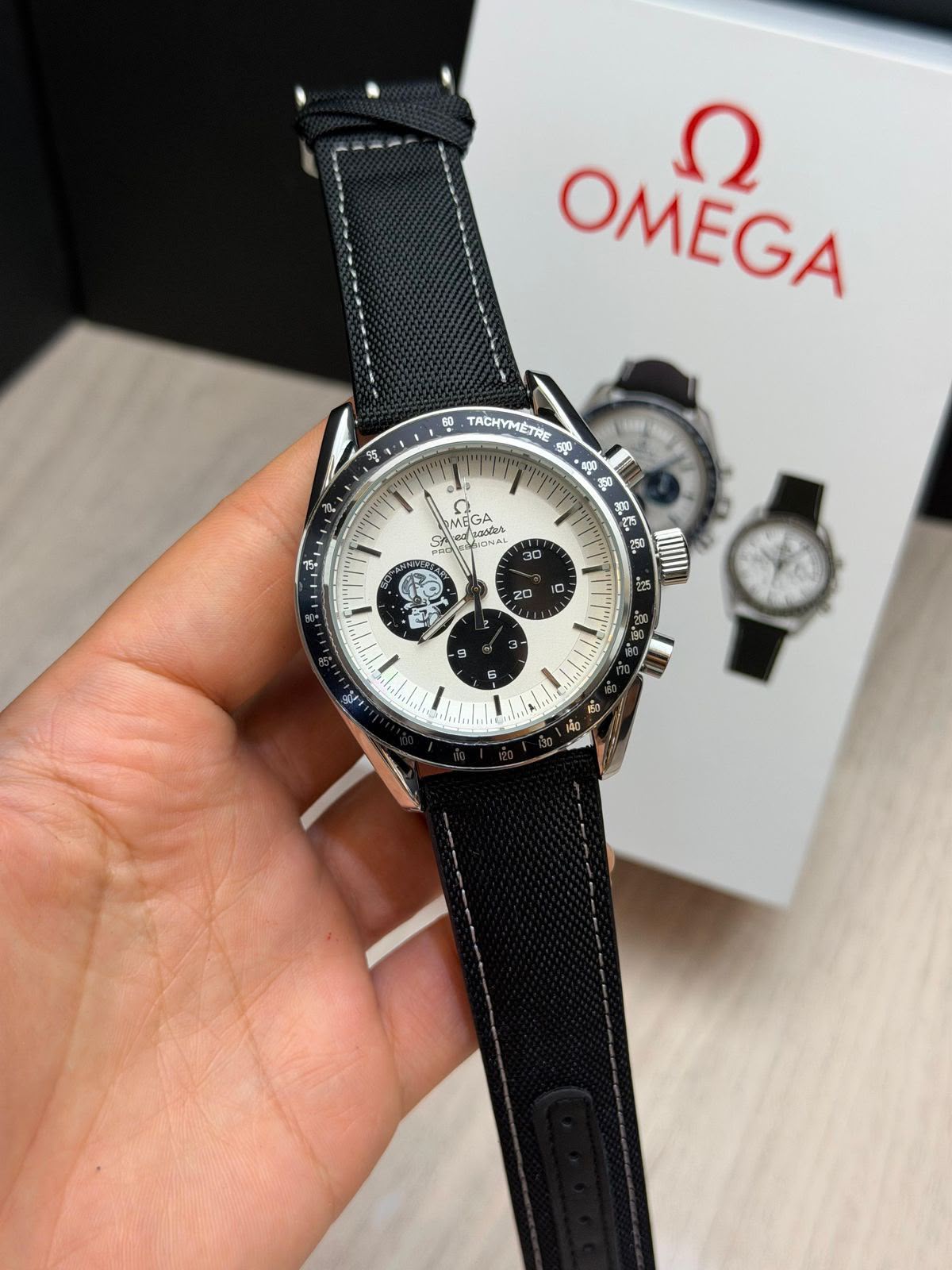 OMEGA SPEEDMASTER SNOOPY